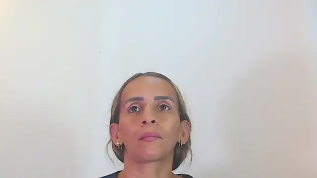 Amber Moore online show from June 4, 2026, 8:15 pm