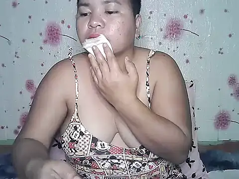 Snapshot of hotpussyxxx33x chatting on December 15, 2025, 5:01 am hotpussyxxx33x online show from December 15, 2025, 5:01 am