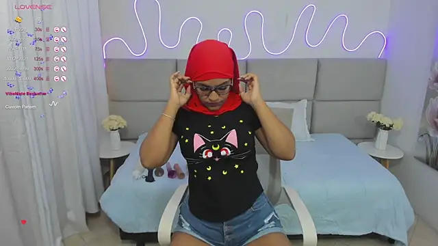 Snapshot of nashiira_ chatting on February 6, 2025, 7:18 pm nashiira online show from February 6, 2025, 7:18 pm