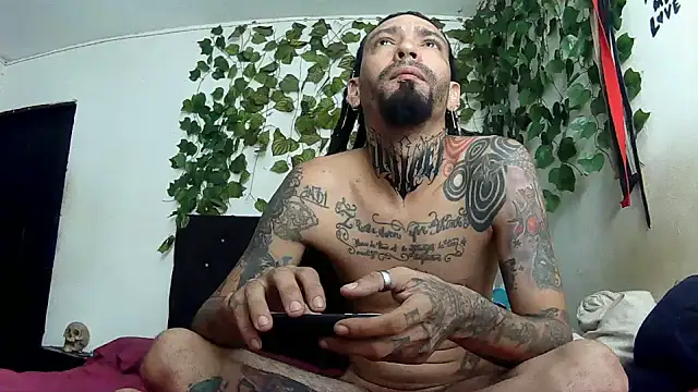caribbeanlover1 online show from May 20, 2026, 2:23 pm