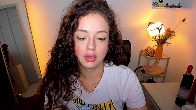 Cassandra Caiin online show from December 14, 2025, 3:12 am