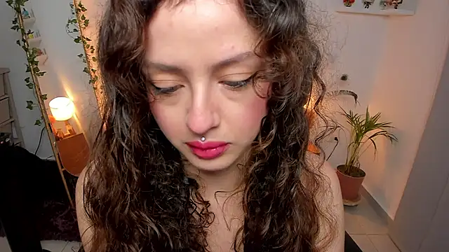 Snapshot of Cassandra_Caiin chatting on June 24, 2026, 1:26 am Cassandra Caiin online show from June 24, 2026, 1:26 am
