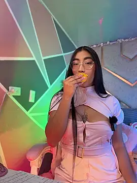 shanon- online show from April 11, 2026, 9:30 pm