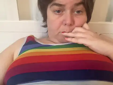 Snapshot of ParisNova chatting on December 22, 2024, 2:38 pm ParisNova online show from December 22, 2024, 2:38 pm