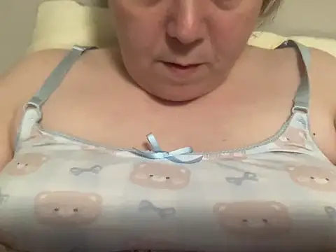 Snapshot of ParisNova chatting on March 5, 2025, 2:46 am ParisNova online show from March 5, 2025, 2:46 am