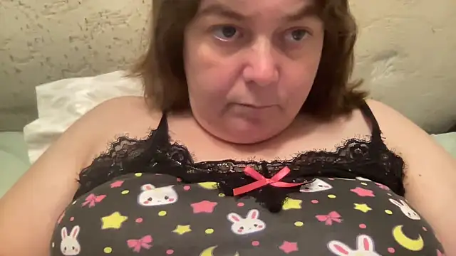 Snapshot of ParisNova chatting on October 5, 2025, 11:02 pm ParisNova online show from October 5, 2025, 11:02 pm