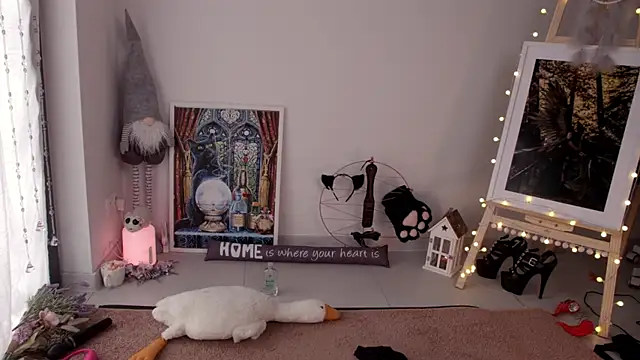 Careful i bite online show from January 5, 2025, 12:53 pm