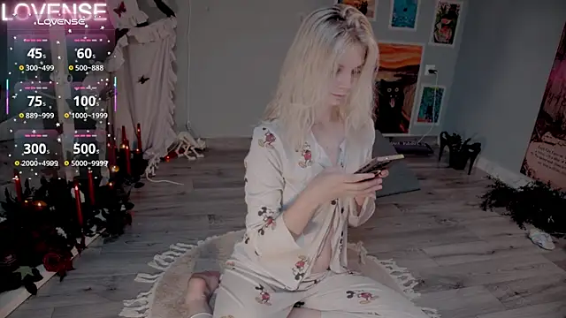 Careful i bite online show from November 2, 2025, 6:38 am