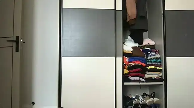 Snapshot of choco_petite chatting on March 8, 2025, 6:43 am choco petite online show from March 8, 2025, 6:43 am