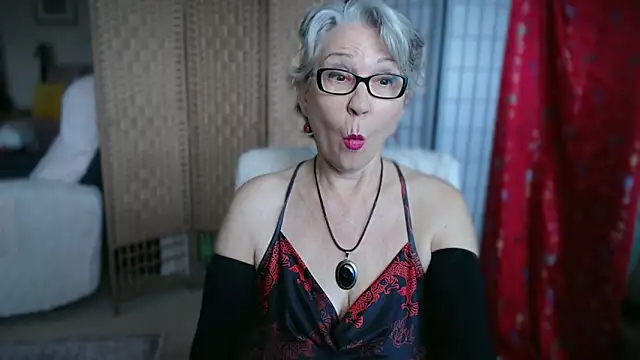 petradaniels online show from April 17, 2026, 8:01 pm