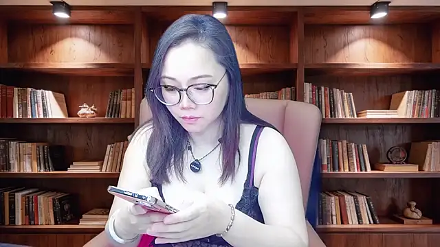 Snapshot of Giuliam chatting on April 10, 2026, 4:50 am Giuliam online show from April 10, 2026, 4:50 am