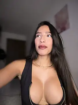 DulceLenns online show from March 31, 2026, 7:14 pm