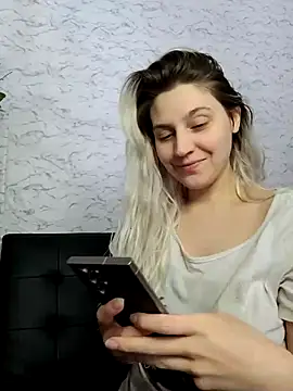 Snapshot of ScarletCallings420 chatting on April 11, 2026, 1:54 am ScarletCallings420 online show from April 11, 2026, 1:54 am