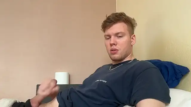 sexybooii6968 online show from October 28, 2025, 1:03 pm