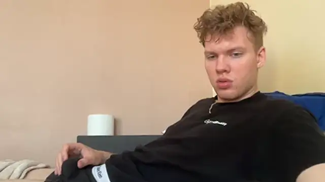 sexybooii6968 online show from November 2, 2025, 12:07 pm