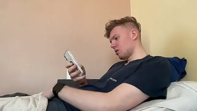 Snapshot of sexybooii6968 chatting on March 1, 2026, 11:34 am sexybooii6968 online show from March 1, 2026, 11:34 am