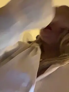 scarlett sexx69 online show from February 16, 2026, 11:39 am