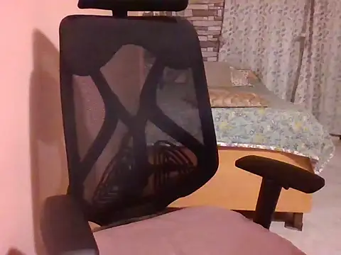 Pinky 4 online show from February 18, 2025, 11:41 pm