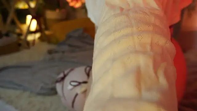 Snapshot of ScarletBlaze chatting on November 20, 2025, 5:45 pm ScarletBlaze online show from November 20, 2025, 5:45 pm