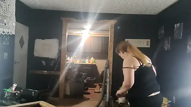 Snapshot of BossChick1625 chatting on November 28, 2025, 3:53 am BossChick1625 online show from November 28, 2025, 3:53 am