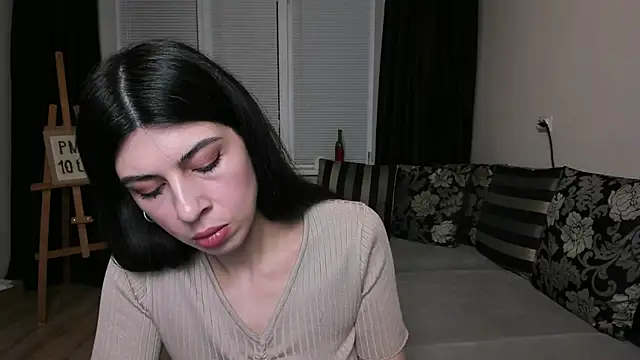 MolagAnna online show from April 7, 2026, 8:09 pm