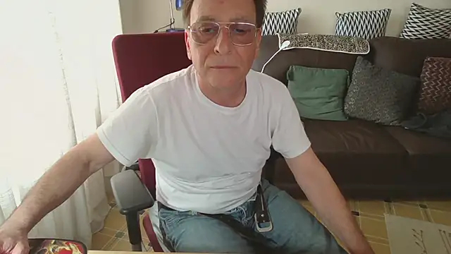 HETEREOMAN online show from April 11, 2026, 3:38 pm