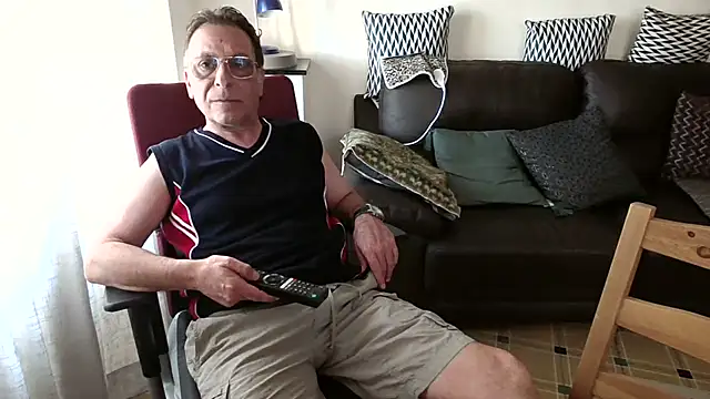 Snapshot of HETEREOMAN chatting on June 24, 2026, 3:55 pm HETEREOMAN online show from June 24, 2026, 3:55 pm
