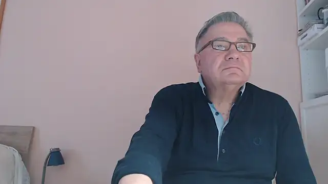 Snapshot of YOU6me chatting on February 23, 2025, 2:46 pm YOU6me online show from February 23, 2025, 2:46 pm