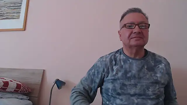 Snapshot of YOU6me chatting on October 9, 2025, 9:29 am YOU6me online show from October 9, 2025, 9:29 am