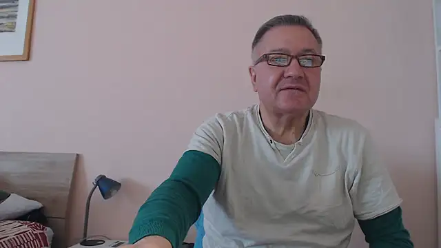 Snapshot of YOU6me chatting on October 25, 2025, 9:06 am YOU6me online show from October 25, 2025, 9:06 am