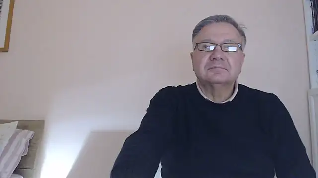 Snapshot of YOU6me chatting on November 19, 2025, 4:40 pm YOU6me online show from November 19, 2025, 4:40 pm