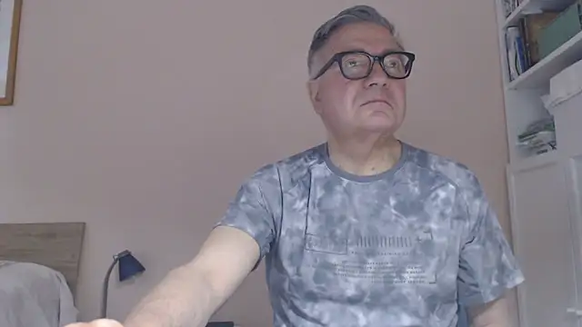 Snapshot of YOU6me chatting on June 15, 2026, 6:59 am YOU6me online show from June 15, 2026, 6:59 am