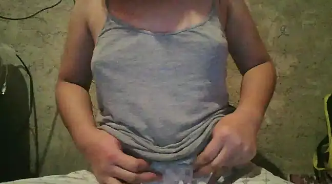 Snapshot of Beatrice143 chatting on January 31, 2025, 9:26 pm Beatrice143 online show from January 31, 2025, 9:26 pm