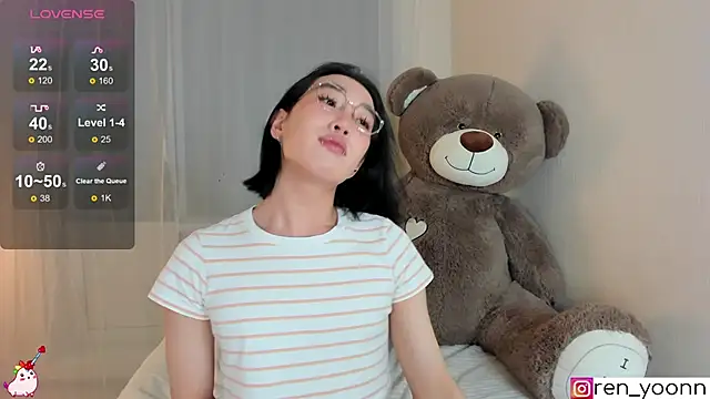Snapshot of Ren_yoon chatting on April 22, 2026, 1:41 am Ren yoon online show from April 22, 2026, 1:41 am