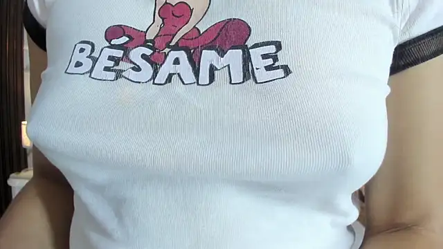 Snapshot of hannahill69 chatting on December 1, 2025, 5:45 am hannahill69 online show from December 1, 2025, 5:45 am