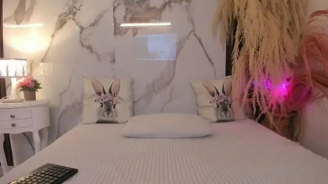 Snapshot of hannahill69 chatting on December 2, 2025, 5:35 am hannahill69 online show from December 2, 2025, 5:35 am