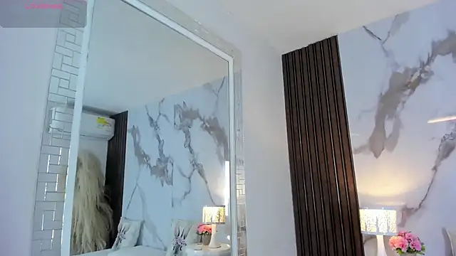 hannahill69 online show from February 10, 2026, 4:49 am