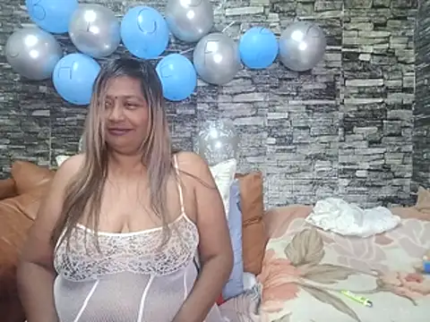 Mammabear 4u online show from August 3, 2026, 7:28 pm