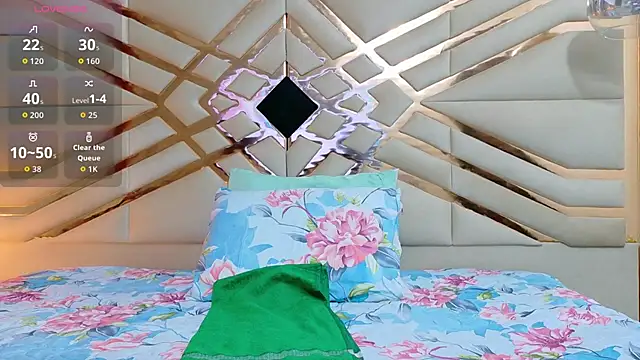 Snapshot of mommywebcam chatting on November 2, 2025, 6:32 pm mommywebcam online show from November 2, 2025, 6:32 pm