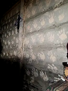 winterqueenx online show from March 22, 2026, 2:20 pm