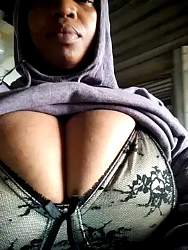 winterqueenx online show from April 16, 2026, 5:30 am