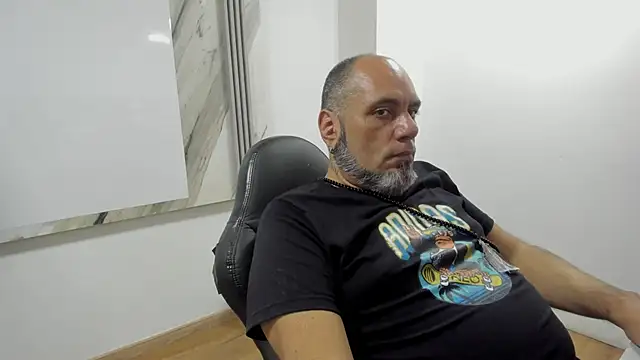 Myke Miller  online show from December 10, 2024, 11:40 pm
