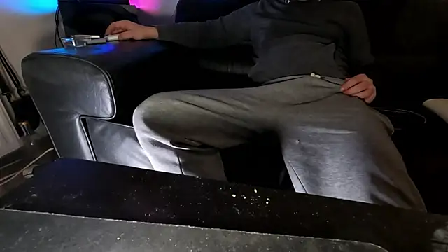 Snapshot of Lucas1andOnly4Girl chatting on January 6, 2025, 10:47 pm Lucas1andOnly4Girl online show from January 6, 2025, 10:47 pm