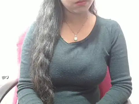 LovingPihu online show from February 9, 2025, 8:33 am