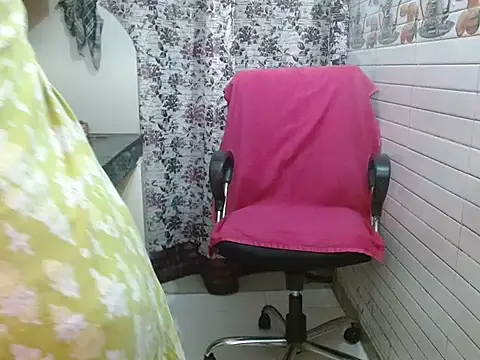 LovingPihu online show from October 24, 2025, 5:26 am