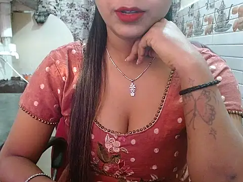 LovingPihu online show from February 5, 2026, 4:28 am