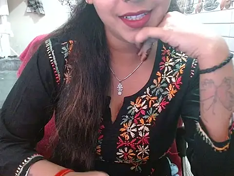 LovingPihu online show from March 31, 2026, 5:41 am