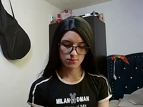 Snapshot of andys_26 chatting on April 1, 2026, 2:03 pm andys 26 online show from April 1, 2026, 2:03 pm