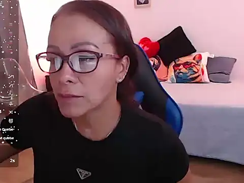 emmily castro online show from September 15, 2025, 2:17 pm