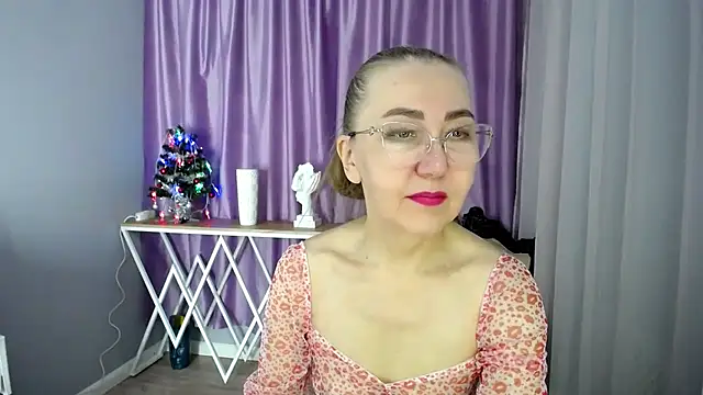 Snapshot of queen_a_n_i chatting on December 4, 2024, 8:12 am queen a n i online show from December 4, 2024, 8:12 am